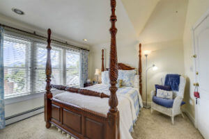 Perfect Colorado Springs Getaways - The Driftwood Suite