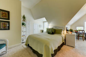 B&B Colorado Springs Lodging -The Magnolia Suite