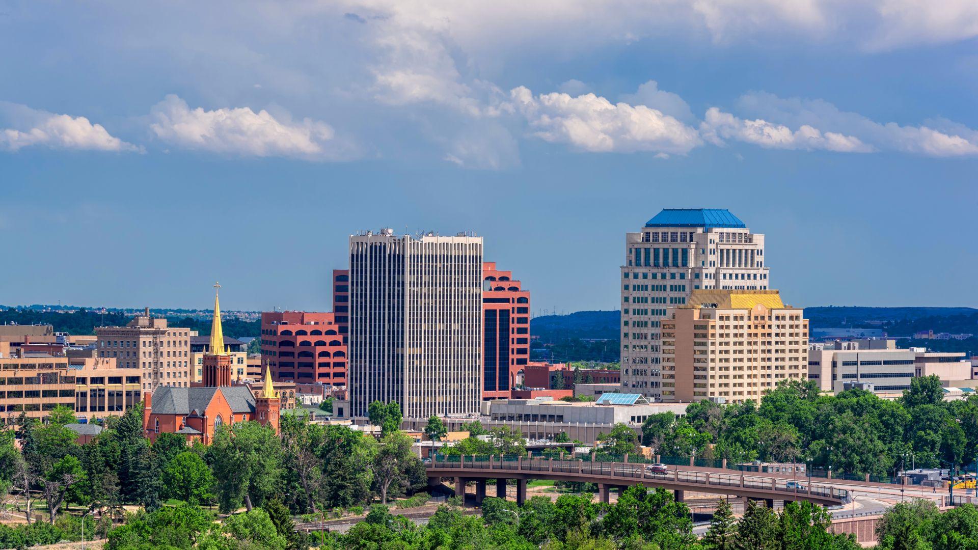 St. Mary's Inn - Summer In Colorado Springs