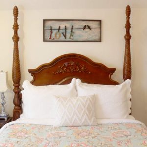 Perfect Colorado Springs Getaways - The Driftwood Suite